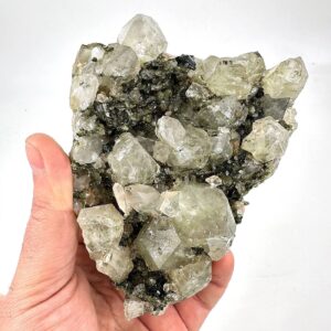 Epidotlu Kristal Kuvars Ham Taş