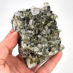 Epidotlu Kristal Kuvars Ham Taş