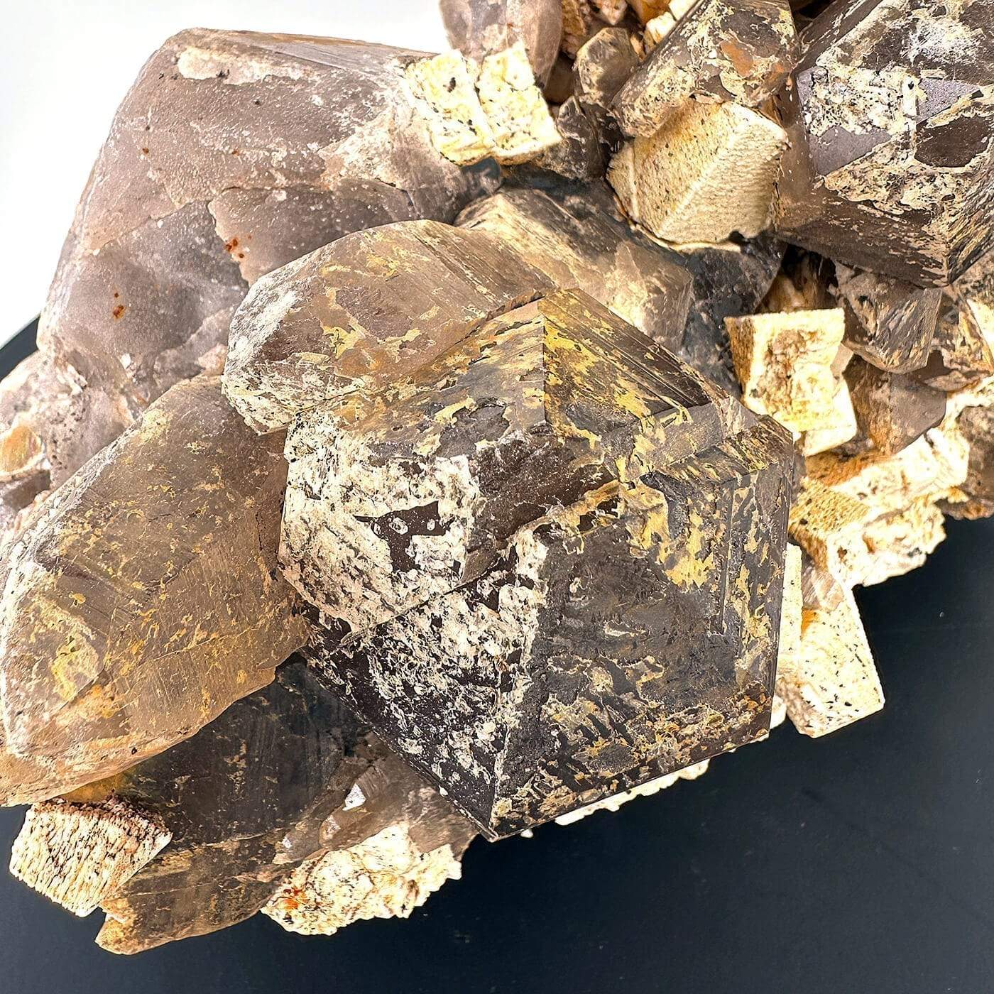 Ortoklaz Dumanlı Kuvars Ham Taş Ortoklaz Dumanlı Kuvars Ham Taş - ortoklaz Taşı Enerjisi ve Doğal Formu