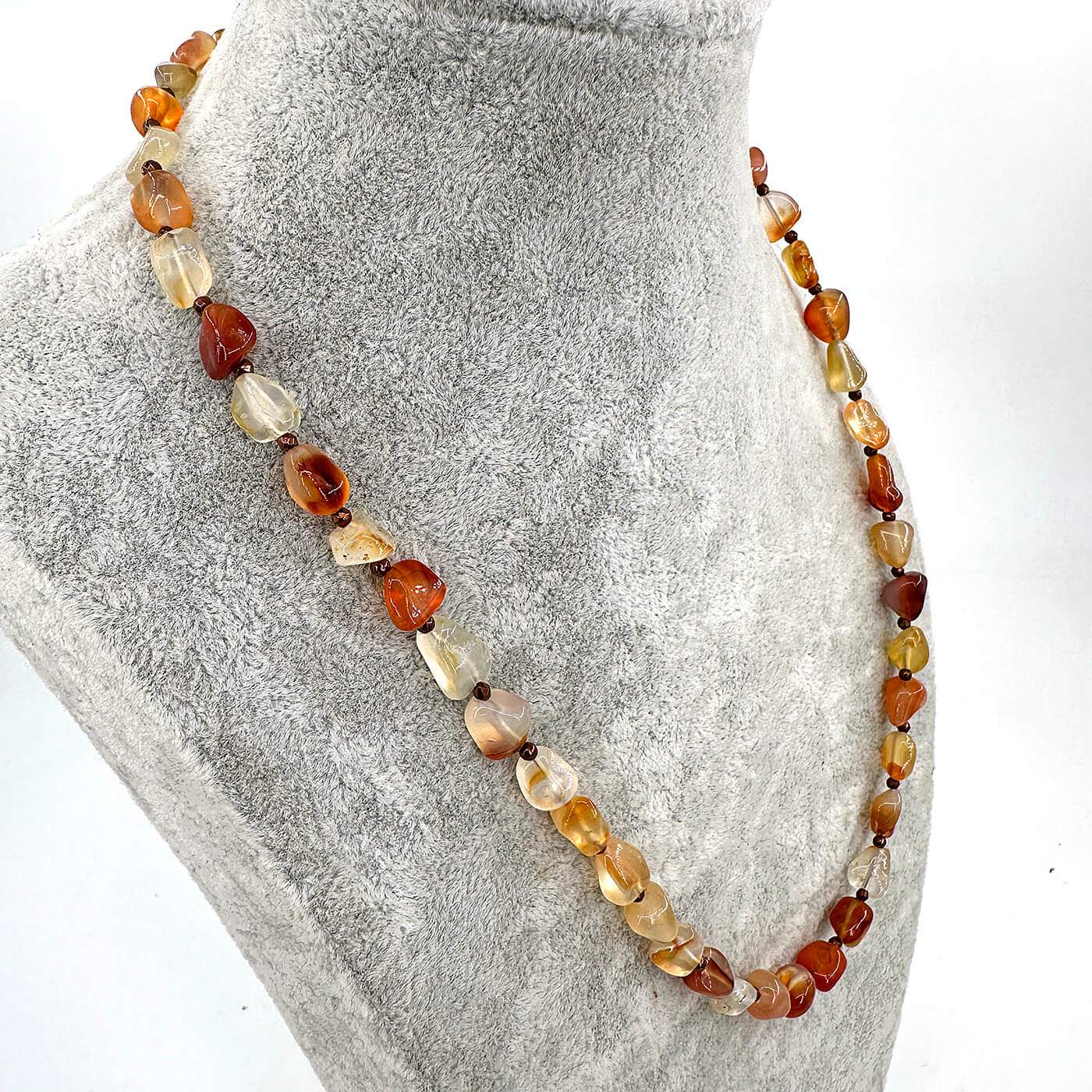 Karnelyan Akik Kolye Karnelyan Akik Kolye - Akik Taşı Enerjisi ve Doğal Formu