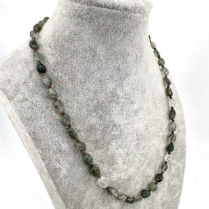 Alternative view of Prehnite Kolye