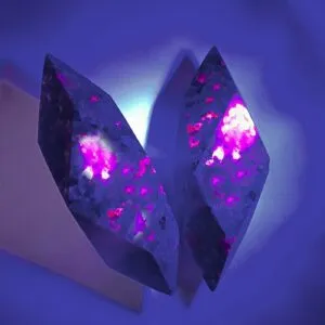 Alternative view of Yooperlite Ateş Sodalit Ham Taş