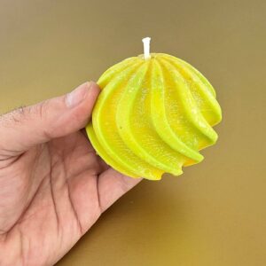 Alternative view of Premium Esanslı Kozmik Küre Mum Sarı