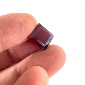 Yakut Kabaşon 6A+ K052 - 2