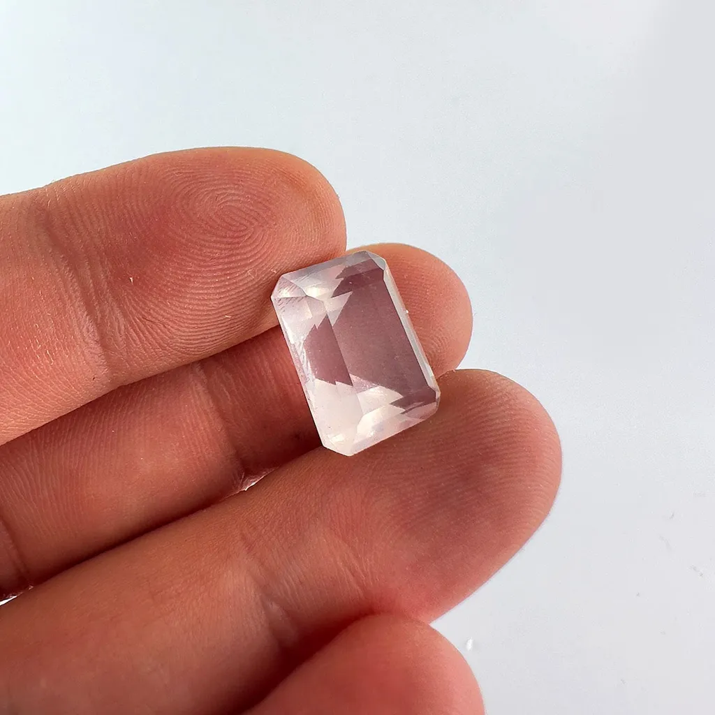 Morganit Kabaşon 6A+ Morganit Kabaşon 6A+ - Morganit Taşı Enerjisi ve Doğal Formu