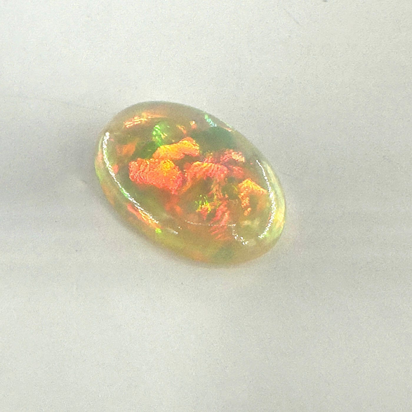 Etiopya Opal Kabaşon 6A+ K074 Etiopya Opal Kabaşon 6A+ K074 - Opal Taşı Enerjisi ve Doğal Formu