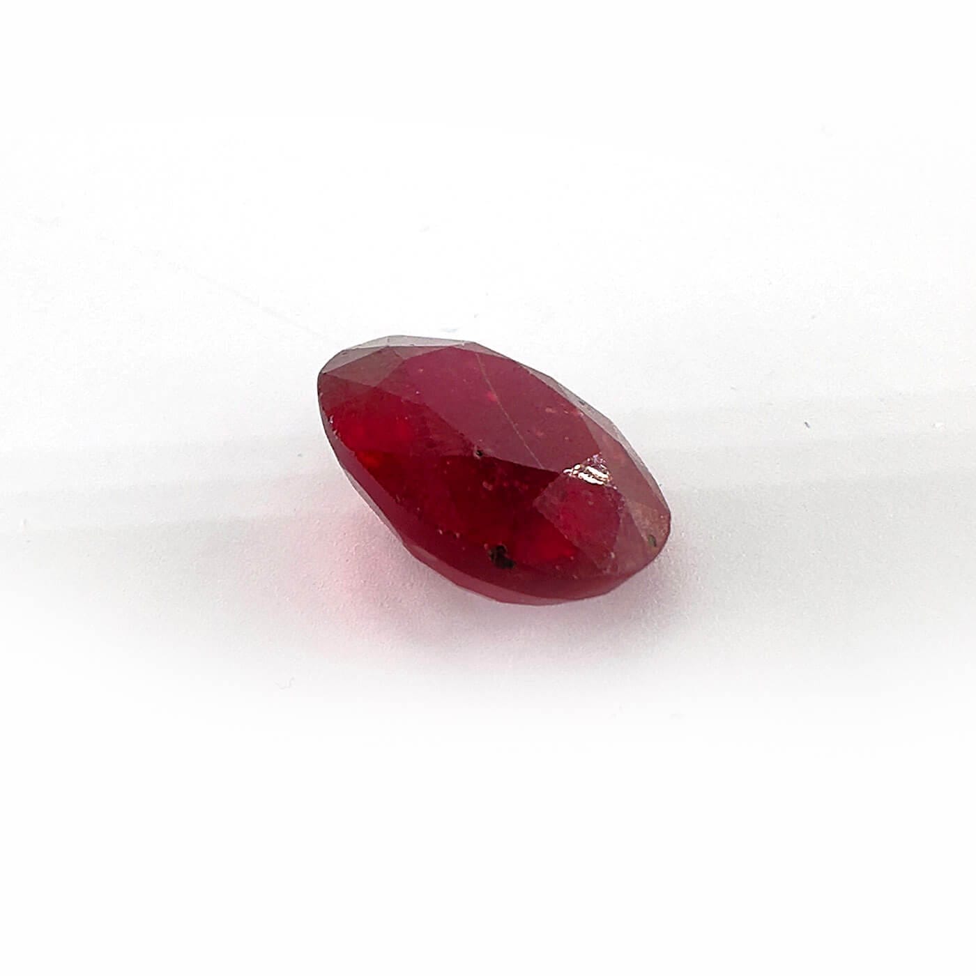 Yakut Kabaşon 6A+ K048