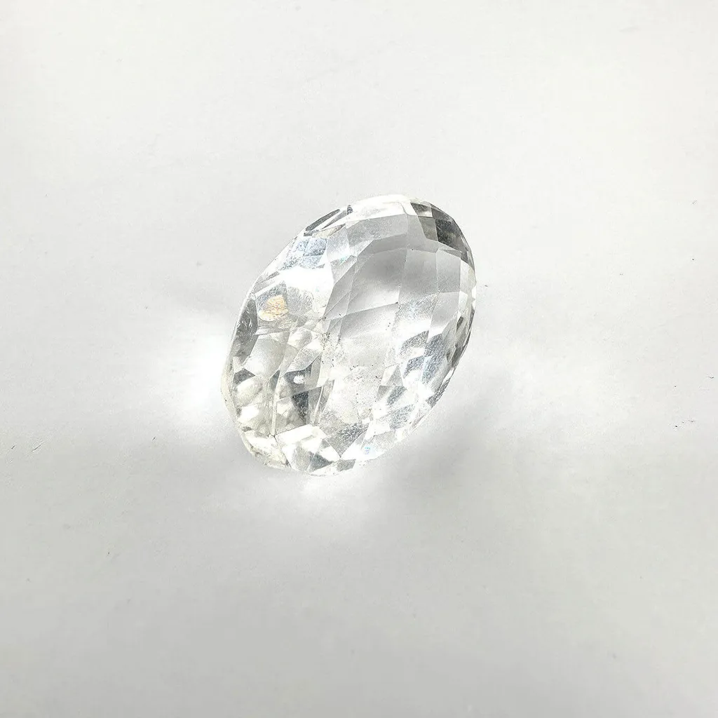 Kristal Kuvars Kabaşon 6A+ K082