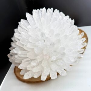 Kristal Kuvars Demeti