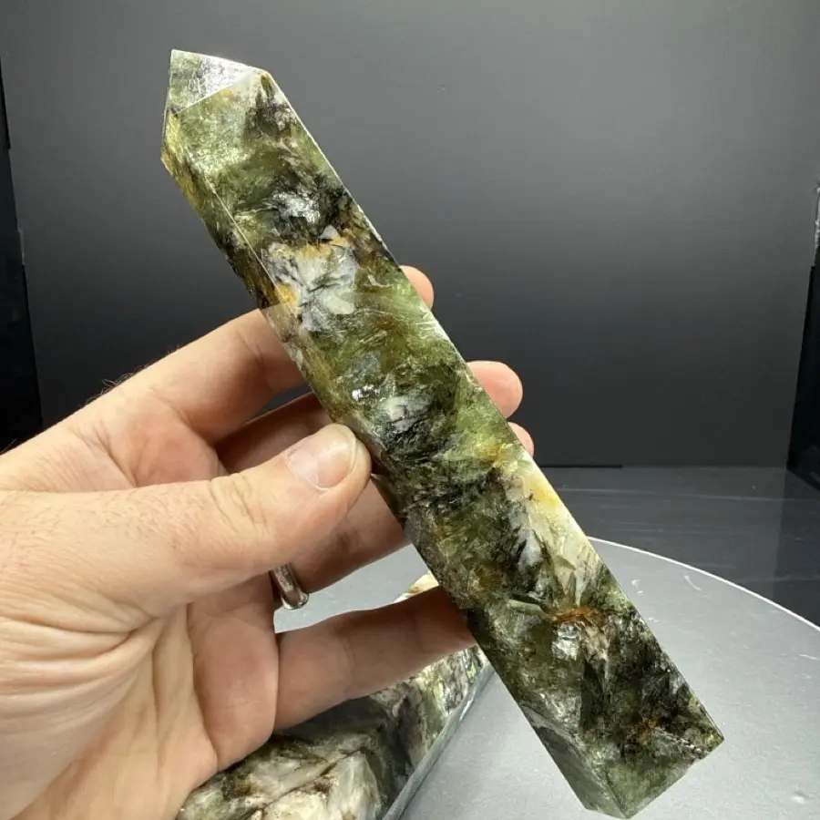 Yeşil Lepidolit Obelisk