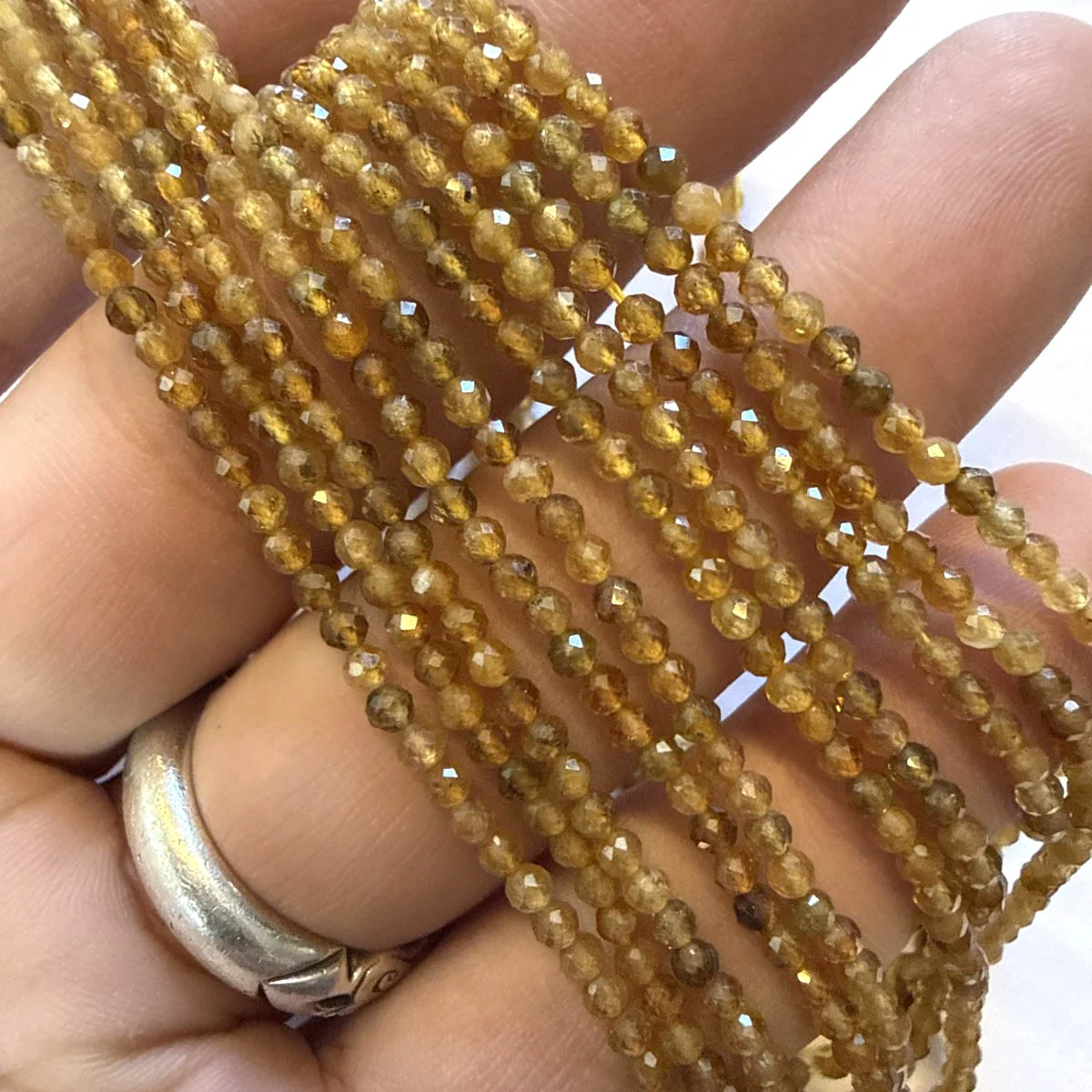 Mavi Turmalin Dizi Faset 3 mm - turmalin Taşı Enerjisi ve Doğal Formu