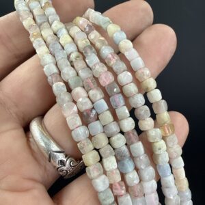 Akuamarin / Morganit Dizi Küp 4 mm