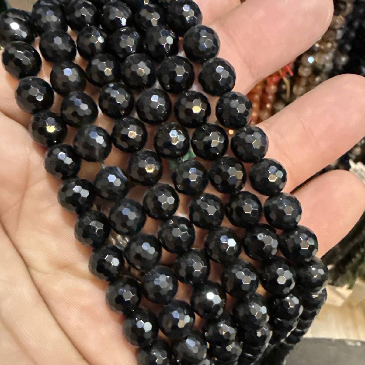 Siyah Akik Dizi Faset 8 mm