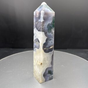 Ametist Obelisk